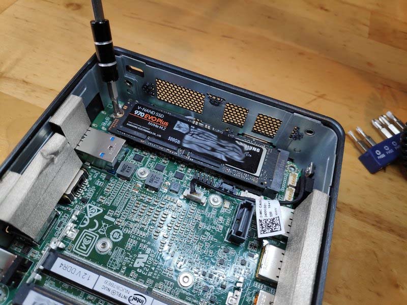 12-buoc-thao-roi-intel-nuc8i7beh-djung-cach-nhat-h4