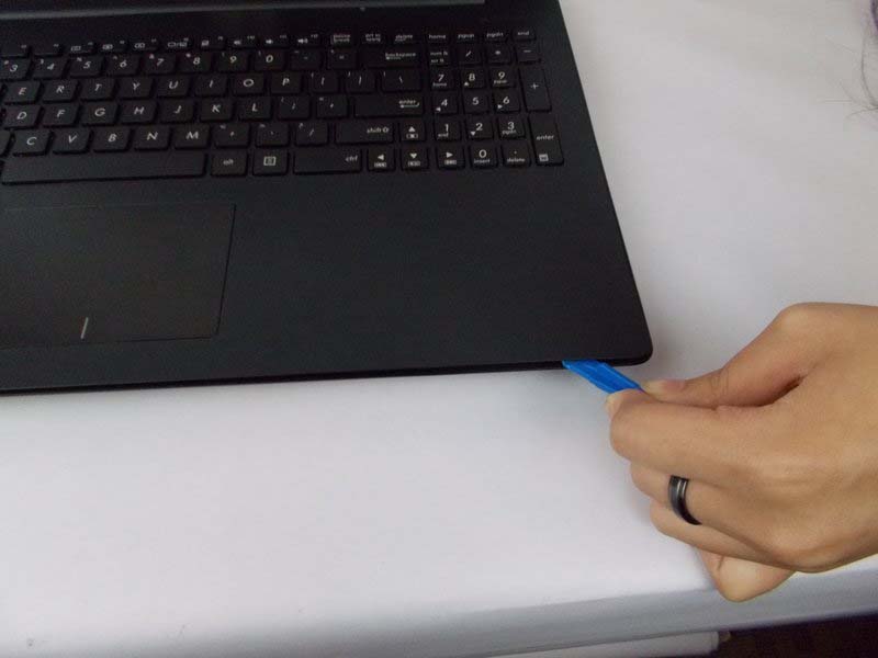 cac-buoc-thay-o-cung-cho-laptop-asus-x533sa-bhcln10-h2