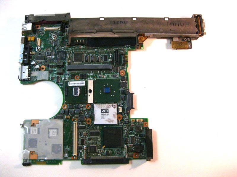 cac-buoc-thay-the-ram-cho-ibm-thinkpad-t42-h19