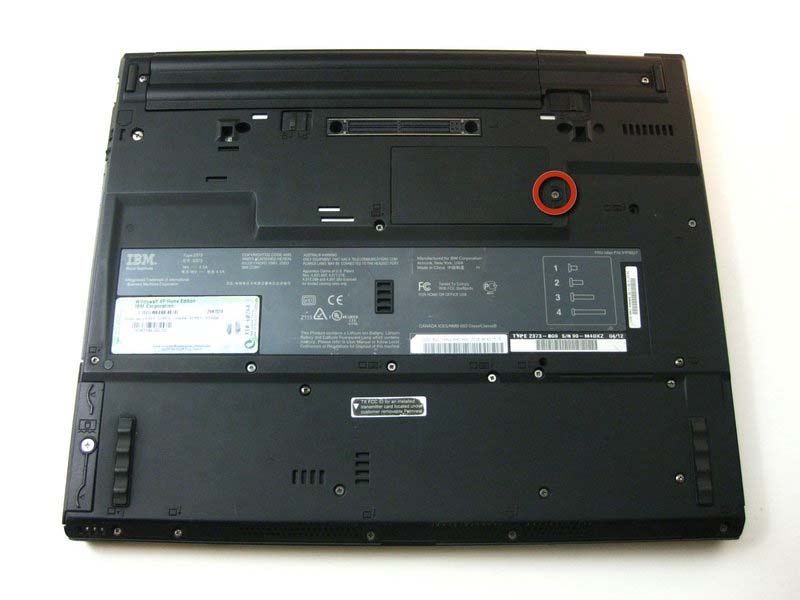 cac-buoc-thay-the-ram-cho-ibm-thinkpad-t42-h22