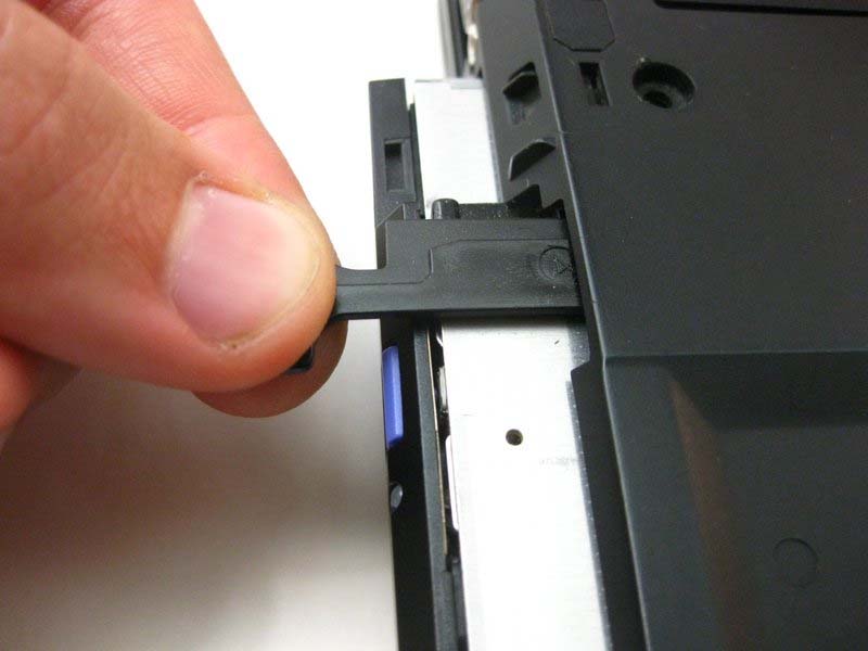 cac-buoc-thay-the-ram-cho-ibm-thinkpad-t42-h3