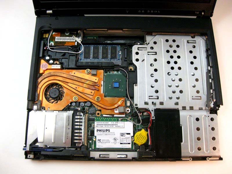 cac-buoc-thay-the-ram-cho-ibm-thinkpad-t42-h6