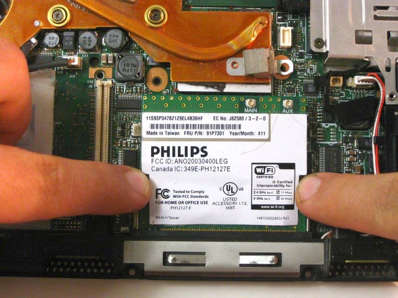cac-buoc-thay-the-ram-cho-ibm-thinkpad-t42-h7