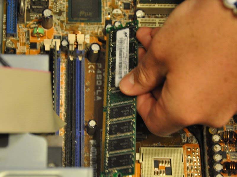 cach-thao-mat-truoc-cua-thung-may-hp-media-center-876x-h7