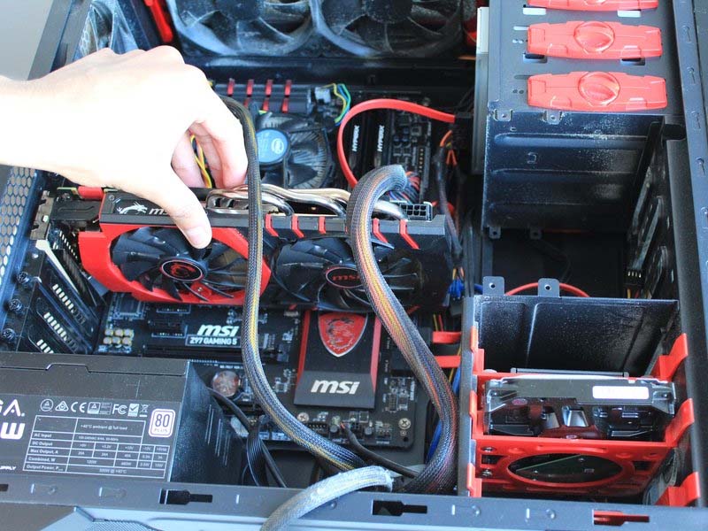 cach-thay-card-djo-hoa-gpu-deepcool-kendomen-va-bo-mach-chu-msi-z97-gaming-5-h10