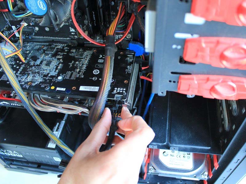 cach-thay-card-djo-hoa-gpu-deepcool-kendomen-va-bo-mach-chu-msi-z97-gaming-5-h6