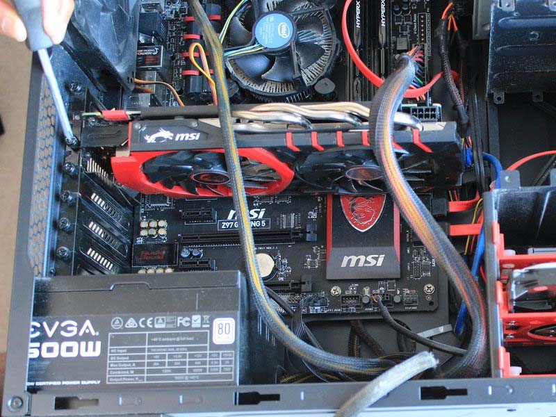 cach-thay-card-djo-hoa-gpu-deepcool-kendomen-va-bo-mach-chu-msi-z97-gaming-5-h7
