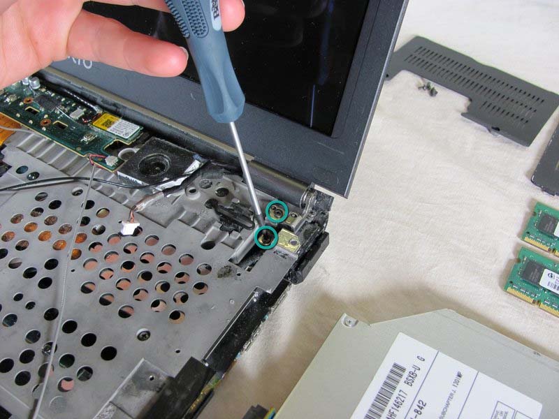 cach-thay-man-hinh-laptop-sony-vaio-vgn-sz120p-h13