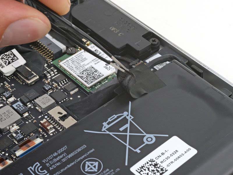 cach-thay-o-cung-ssd-cho-laptop-razer-blade-15-h6
