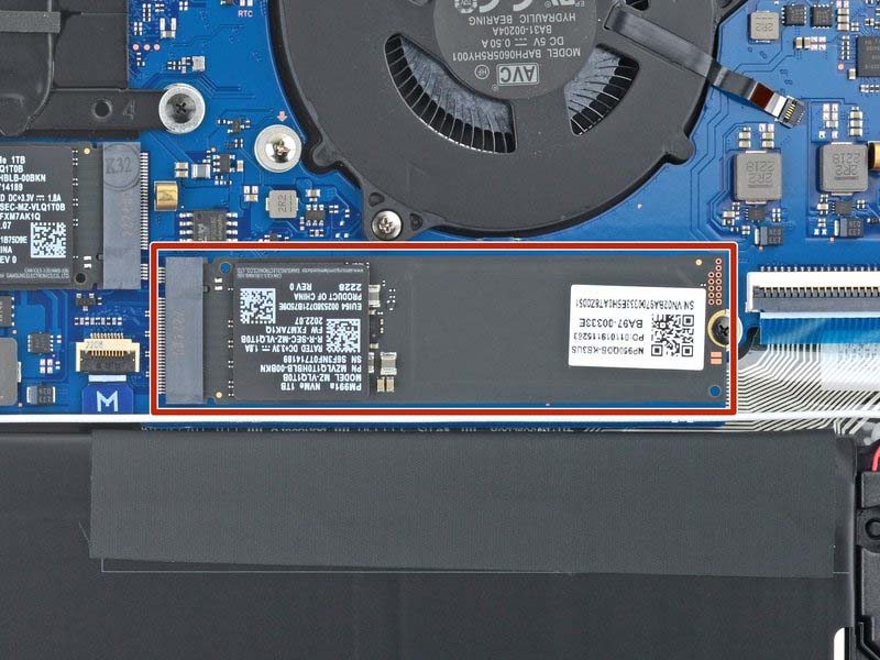 cach-thay-o-ssd-cho-laptop-samsung-galaxy-book-pro-360-15-h11