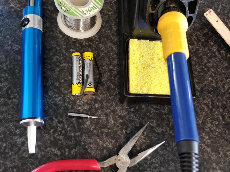 cach-thay-pin-may-cao-rau-braun-cruzer6