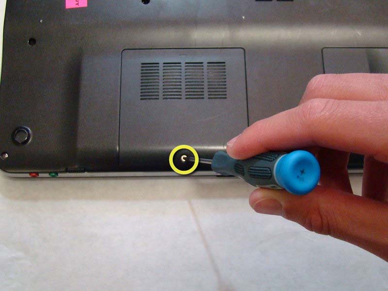 cach-thay-ram-cho-laptop-sony-vaio-vgn-fs640-h4