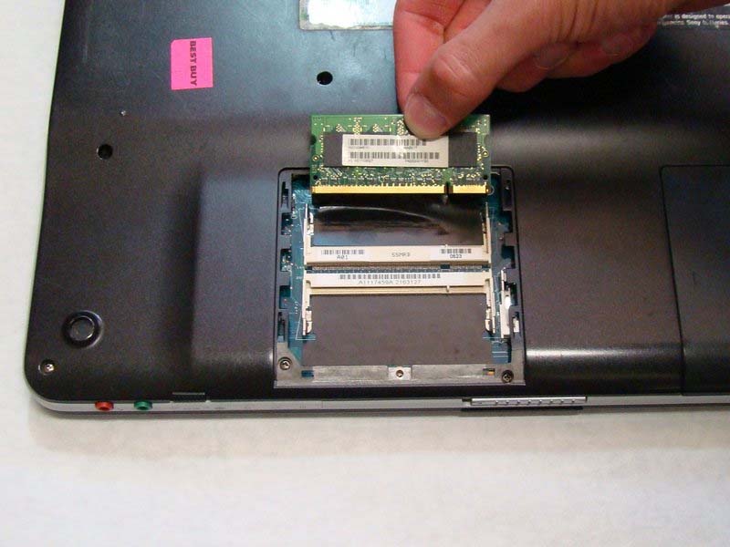 cach-thay-ram-cho-laptop-sony-vaio-vgn-fs640-h6