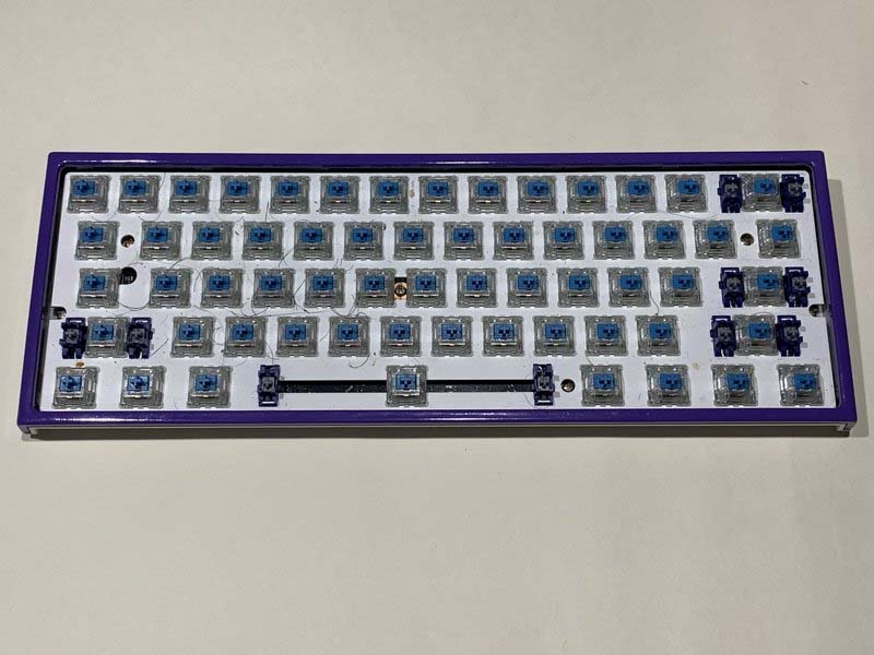 cach-thay-switch-cherry-mx-cho-ban-phim-ducky-one-2-mini-h3