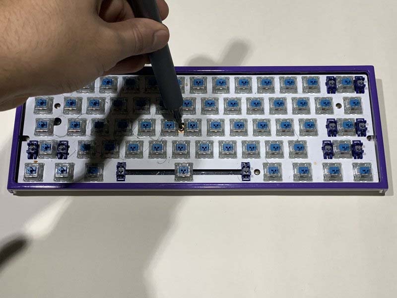 cach-thay-switch-cherry-mx-cho-ban-phim-ducky-one-2-mini-h5
