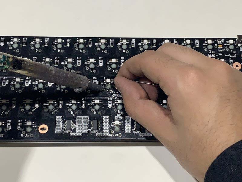 cach-thay-switch-cherry-mx-cho-ban-phim-ducky-one-2-mini-h9