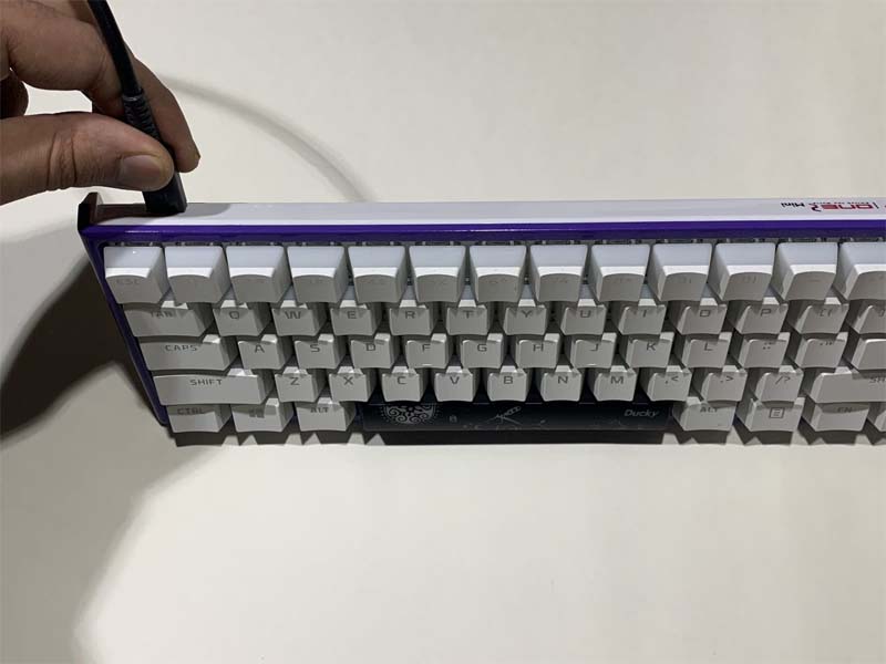 cach-thay-switch-cherry-mx-cho-ban-phim-ducky-one-2-mini