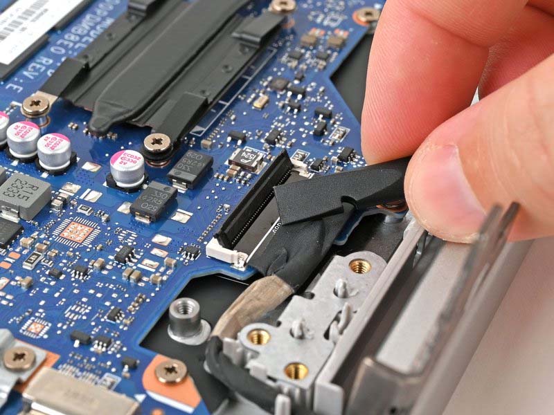 huong-dan-cac-buoc-thay-ban-le-laptop-hp-15-fc0000-series-h16