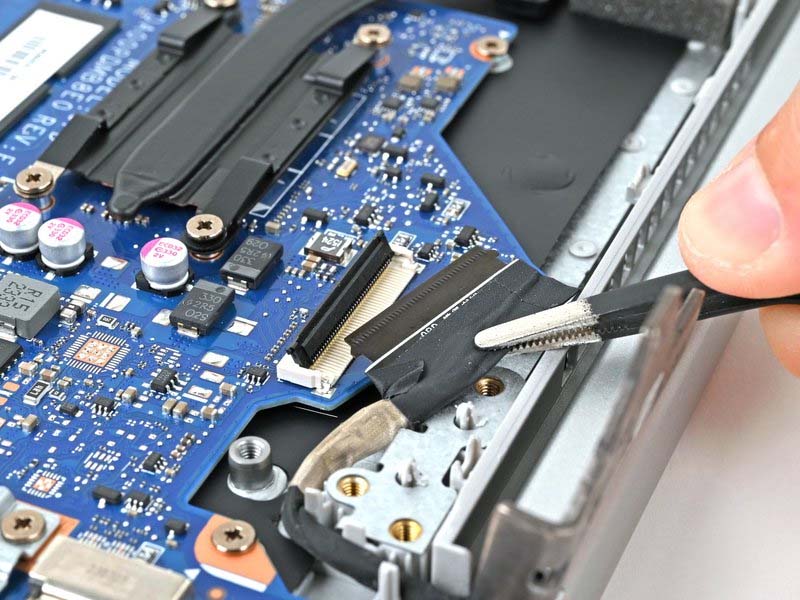 huong-dan-cac-buoc-thay-ban-le-laptop-hp-15-fc0000-series-h17