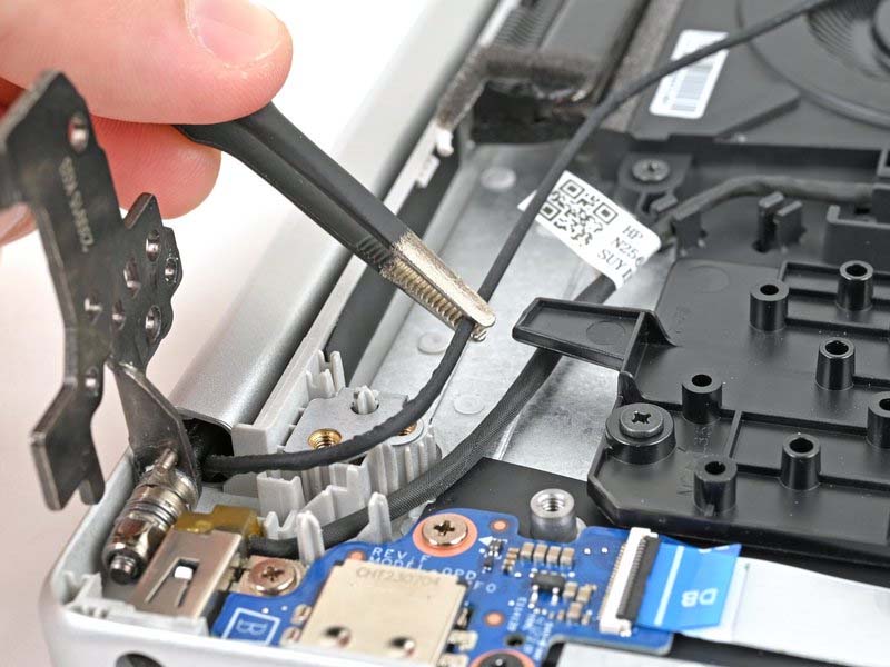 huong-dan-cac-buoc-thay-ban-le-laptop-hp-15-fc0000-series-h22
