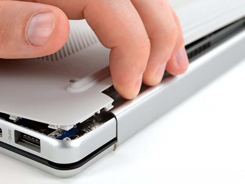 huong-dan-cac-buoc-thay-ban-le-laptop-hp-15-fc0000-series-h4