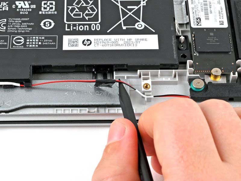 huong-dan-cac-buoc-thay-ban-le-laptop-hp-15-fc0000-series-h8