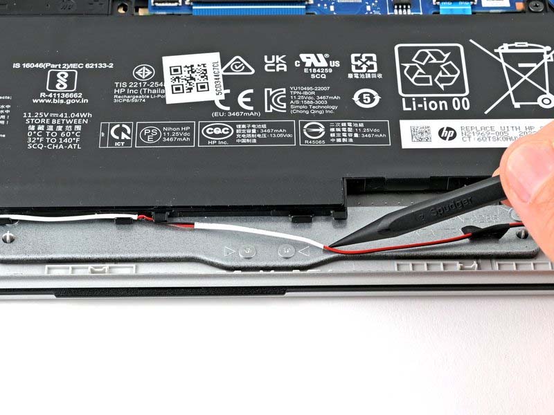 huong-dan-cac-buoc-thay-ban-le-laptop-hp-15-fc0000-series-h9