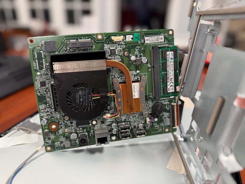 huong-dan-cach-thao-roi-lg-chromebase-22-ma-22cv241-h8