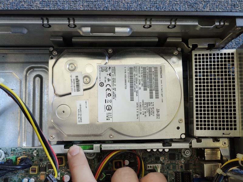 huong-dan-cach-thao-roi-may-tinh-dje-ban-hp-compaq-8200-elite-h5