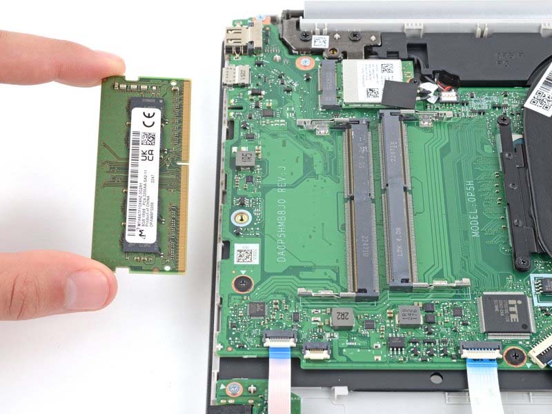 huong-dan-cach-thay-hoac-nang-cap-ram-tren-laptop-hp-15-ef-h17