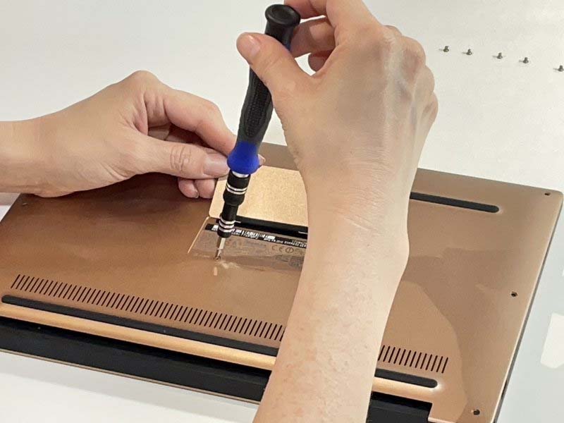 huong-dan-cach-thay-o-cung-ssd-cho-dell-xps-13-9360-h4