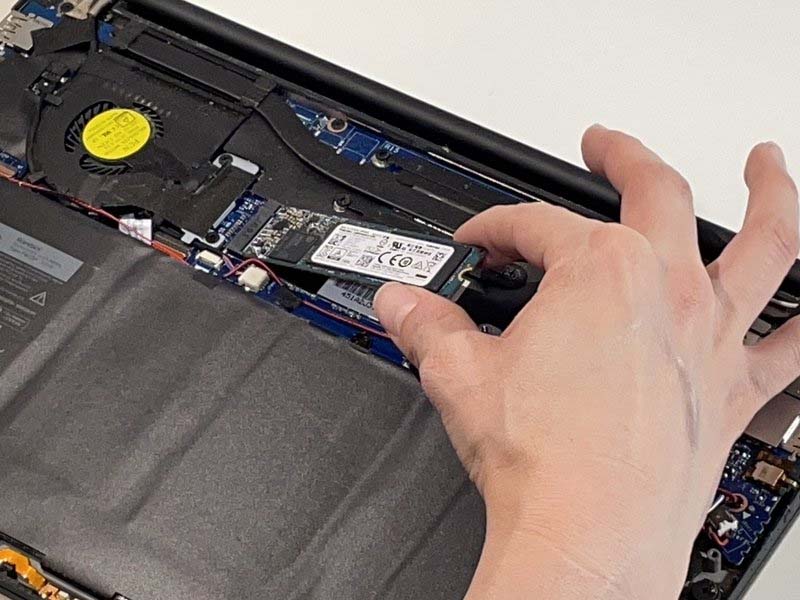 huong-dan-cach-thay-o-cung-ssd-cho-dell-xps-13-9360-h6