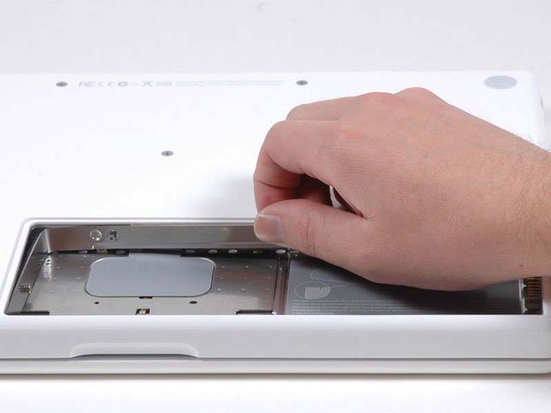 huong-dan-cach-thay-ram-cho-macbook-core-2-duo-h4