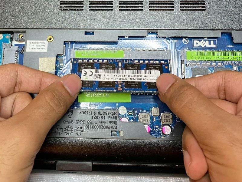 huong-dan-cach-thay-ram-laptop-dell-inspiron-3537-h3