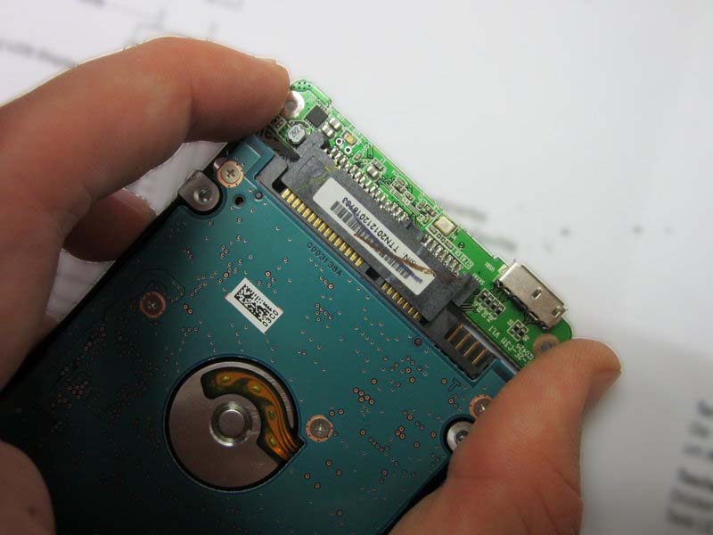 huong-dan-thao-roi-o-cung-toshiba-store-alu-2s-h11