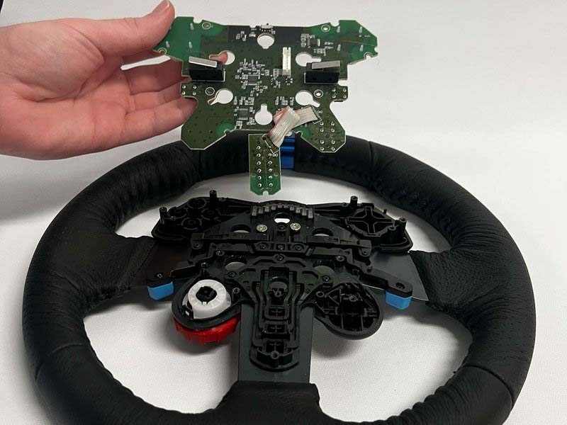 huong-dan-thay-bo-mach-chu-vo-lang-logitech-g29-h6