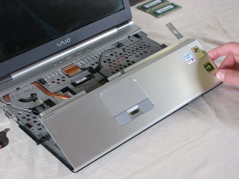 huong-dan-thay-o-djia-quang-cho-laptop-sony-vaio-vgn-sz120p-h7