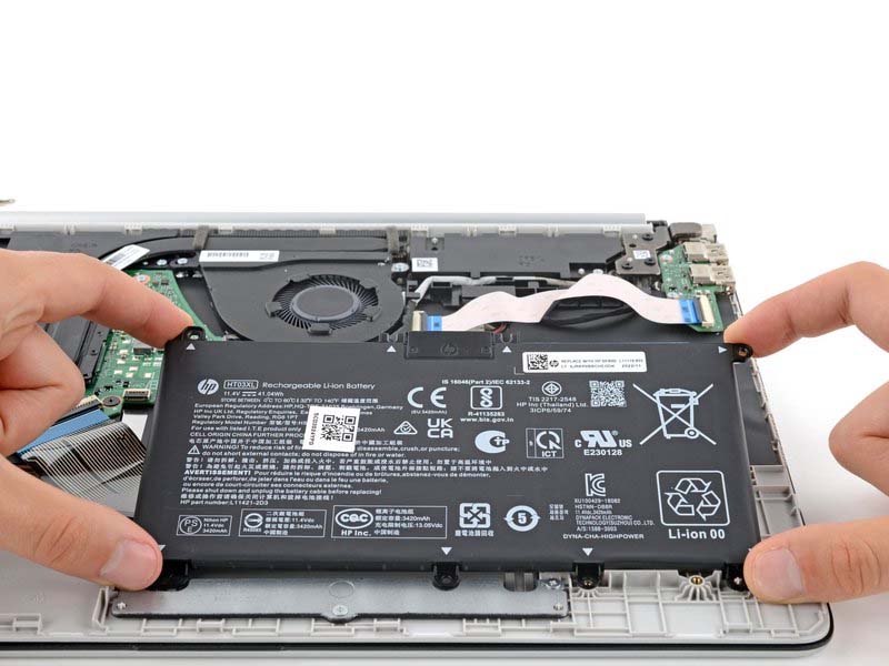 huong-dan-thay-pin-tren-may-tinh-xach-tay-hp-15-laptop-pc-h15