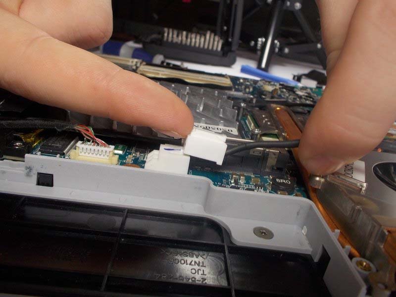 huong-dan-thay-quat-tan-nhiet-laptop-sony-vaio-vgn-fs640-h10