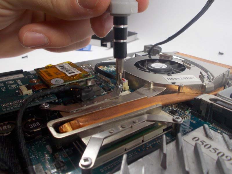 huong-dan-thay-quat-tan-nhiet-laptop-sony-vaio-vgn-fs640-h11