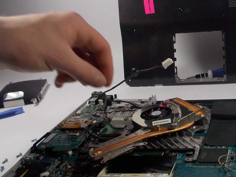 huong-dan-thay-quat-tan-nhiet-laptop-sony-vaio-vgn-fs640-h12
