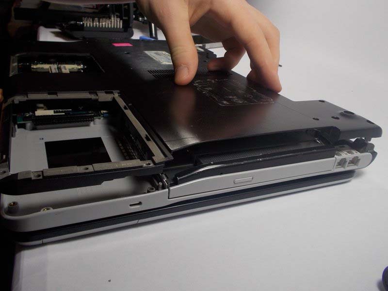 huong-dan-thay-quat-tan-nhiet-laptop-sony-vaio-vgn-fs640-h9