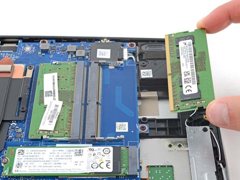 huong-dan-thay-ram-laptop-hp-pavilion-15-eh-h15