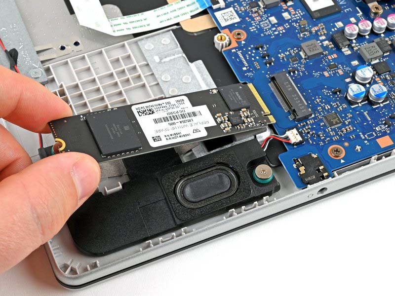 huong-dan-thay-ssd-cho-laptop-hp-15-fc0000-series-h15