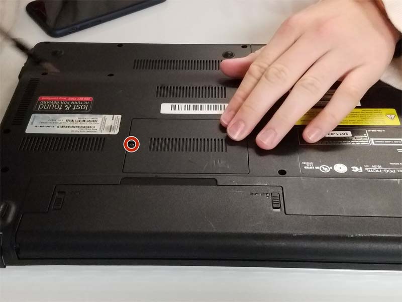 huong-dan-thay-thanh-ram-cho-laptop-sony-vaio-vpcel17fx