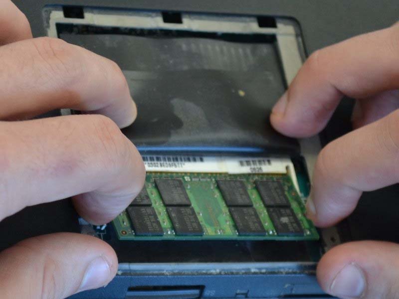 meo-thay-ram-cho-laptop-sony-vaio-vgn-sr140e-h6