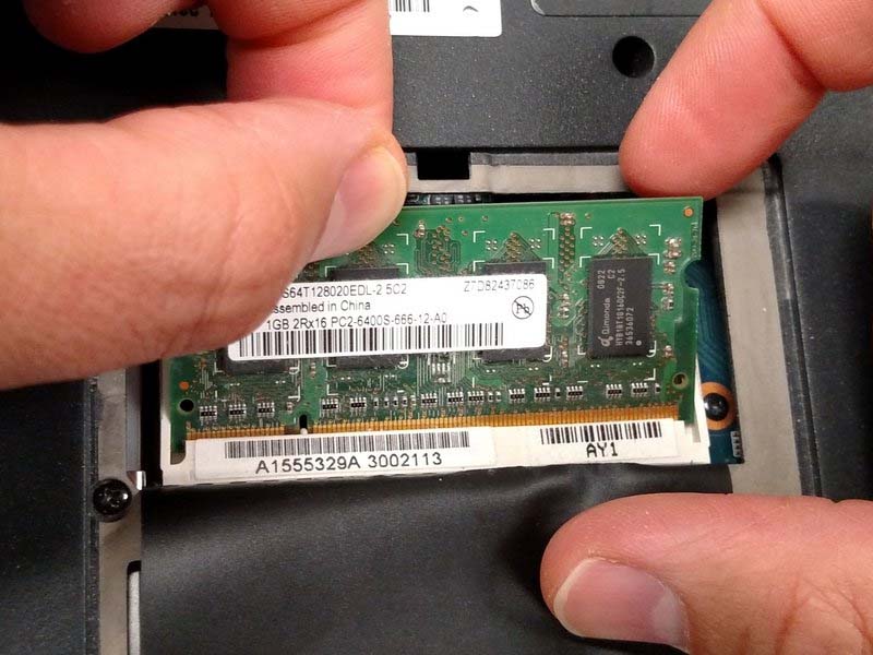 meo-thay-ram-cho-laptop-sony-vaio-vgn-sr140e-h7