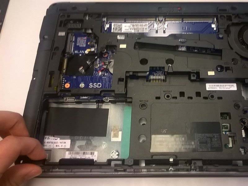 quy-trinh-thao-roi-laptop-hp-elitebook-840-g1-chi-tiet-h12