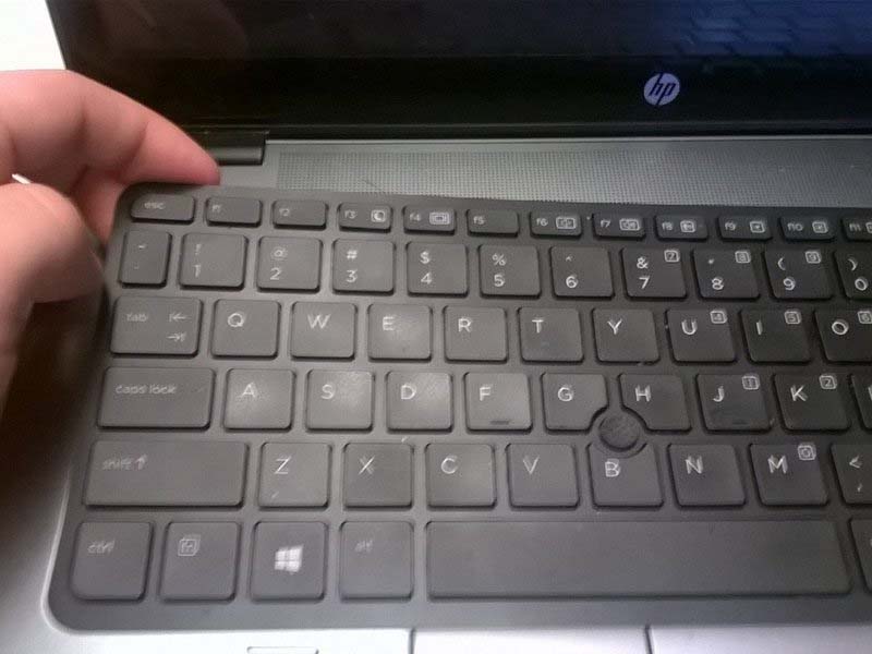 quy-trinh-thao-roi-laptop-hp-elitebook-840-g1-chi-tiet-h9