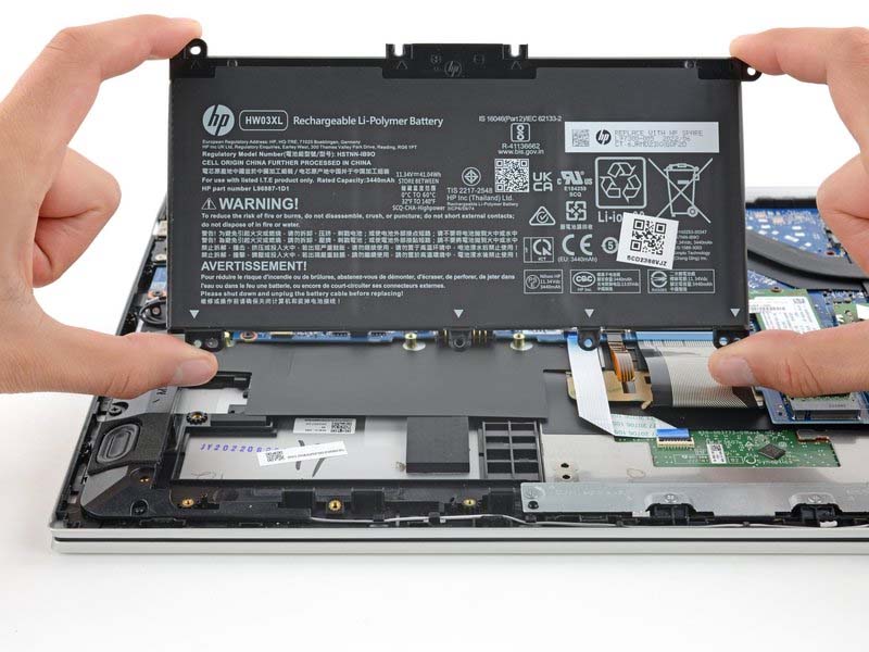 quy-trinh-thay-o-ssd-cho-laptop-hp-pavilion-15-eg-h13